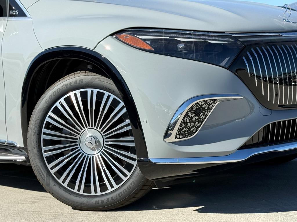 new 2025 Mercedes-Benz Maybach EQS 680 car, priced at $205,350