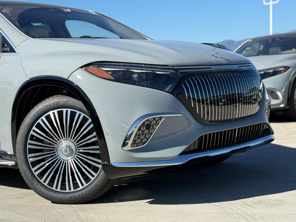 new 2025 Mercedes-Benz Maybach EQS 680 car, priced at $205,350