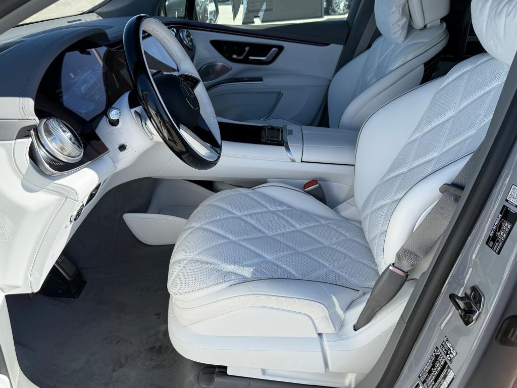 new 2025 Mercedes-Benz Maybach EQS 680 car, priced at $205,350