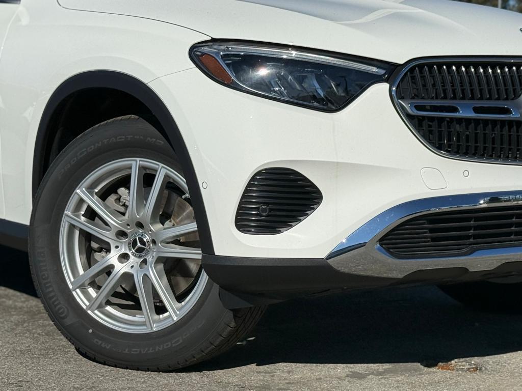 new 2025 Mercedes-Benz GLC 300 car, priced at $52,350