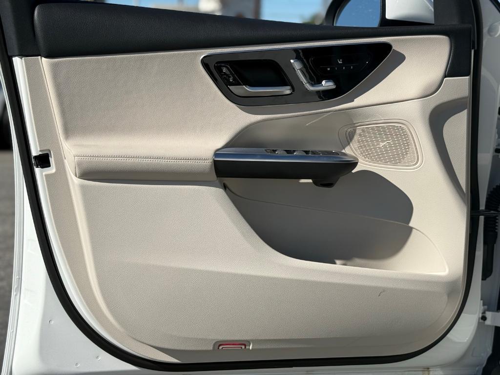 new 2025 Mercedes-Benz GLC 300 car, priced at $52,350