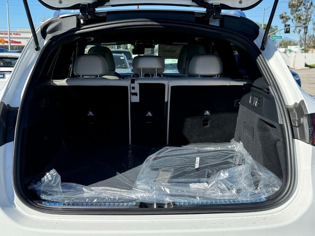 new 2025 Mercedes-Benz GLC 300 car, priced at $52,350