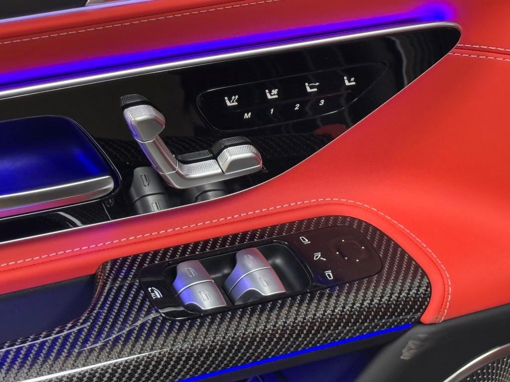 new 2025 Mercedes-Benz AMG SL 63 car, priced at $231,405