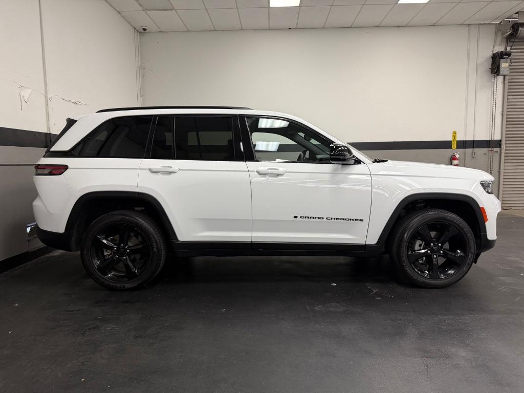 used 2024 Jeep Grand Cherokee car, priced at $31,626