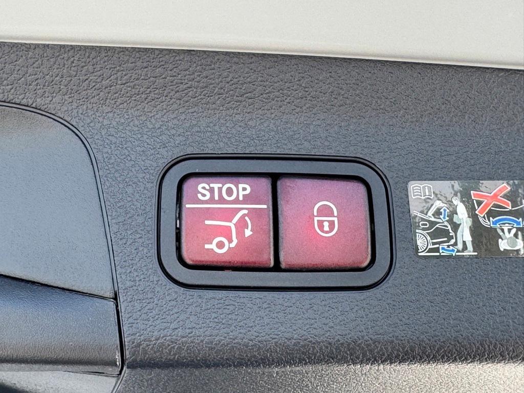 new 2025 Mercedes-Benz AMG GLS 63 car, priced at $161,165