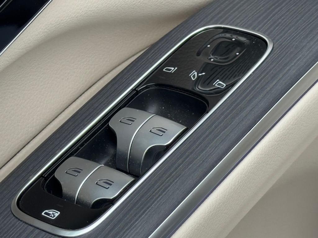 new 2026 Mercedes-Benz EQS 400 car, priced at $98,315