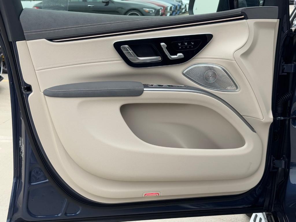 new 2026 Mercedes-Benz EQS 400 car, priced at $98,315