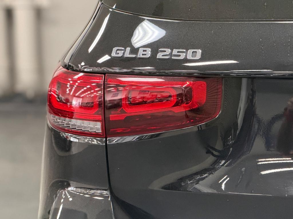 used 2022 Mercedes-Benz GLB 250 car, priced at $27,025