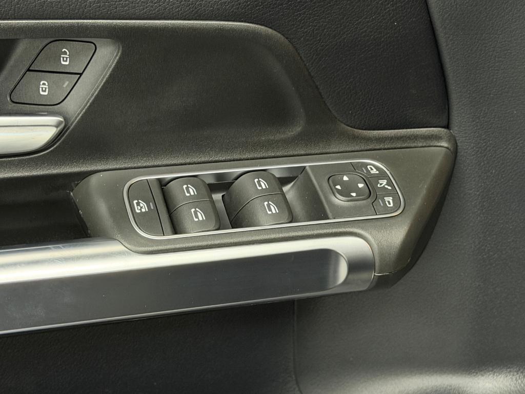 used 2022 Mercedes-Benz GLB 250 car, priced at $27,025