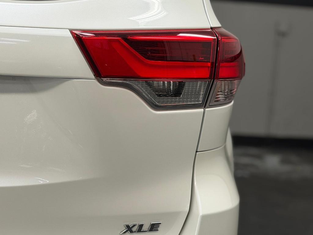 used 2018 Toyota Highlander car, priced at $24,371