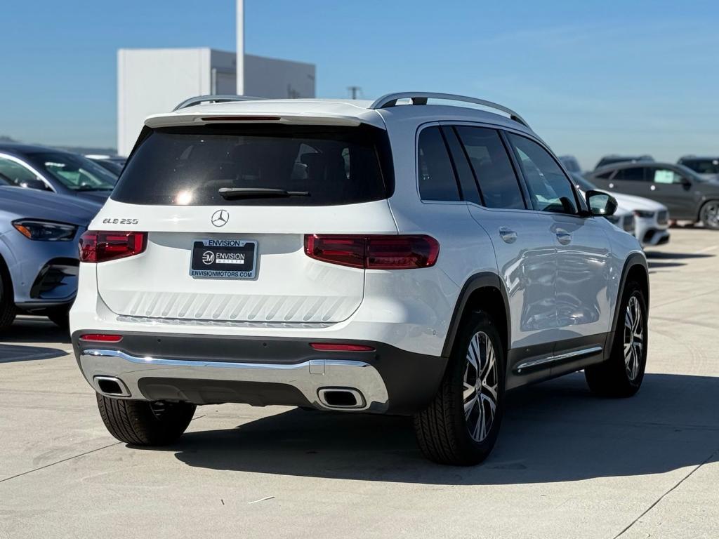 new 2025 Mercedes-Benz GLB 250 car, priced at $48,845