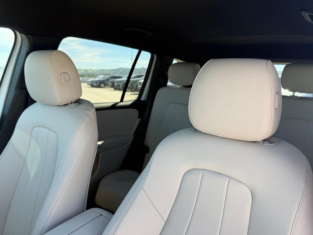 new 2025 Mercedes-Benz GLB 250 car, priced at $48,845