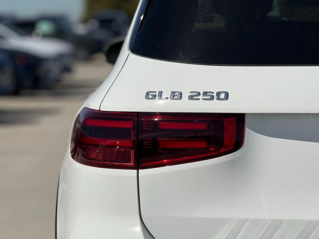 new 2025 Mercedes-Benz GLB 250 car, priced at $48,845
