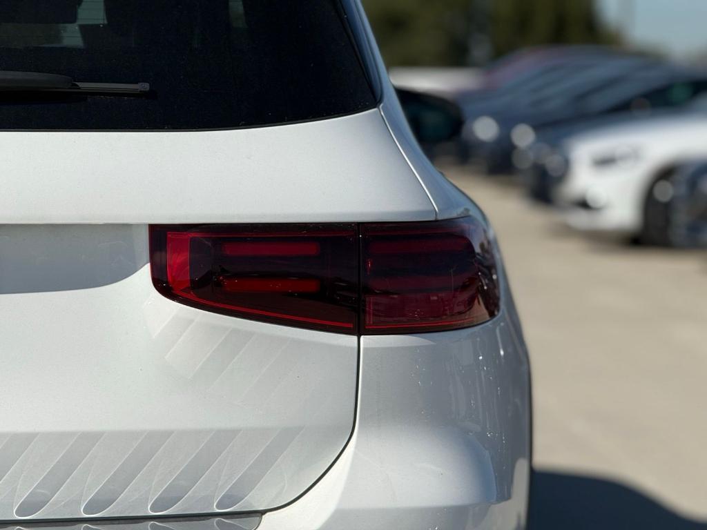 new 2025 Mercedes-Benz GLB 250 car, priced at $48,845