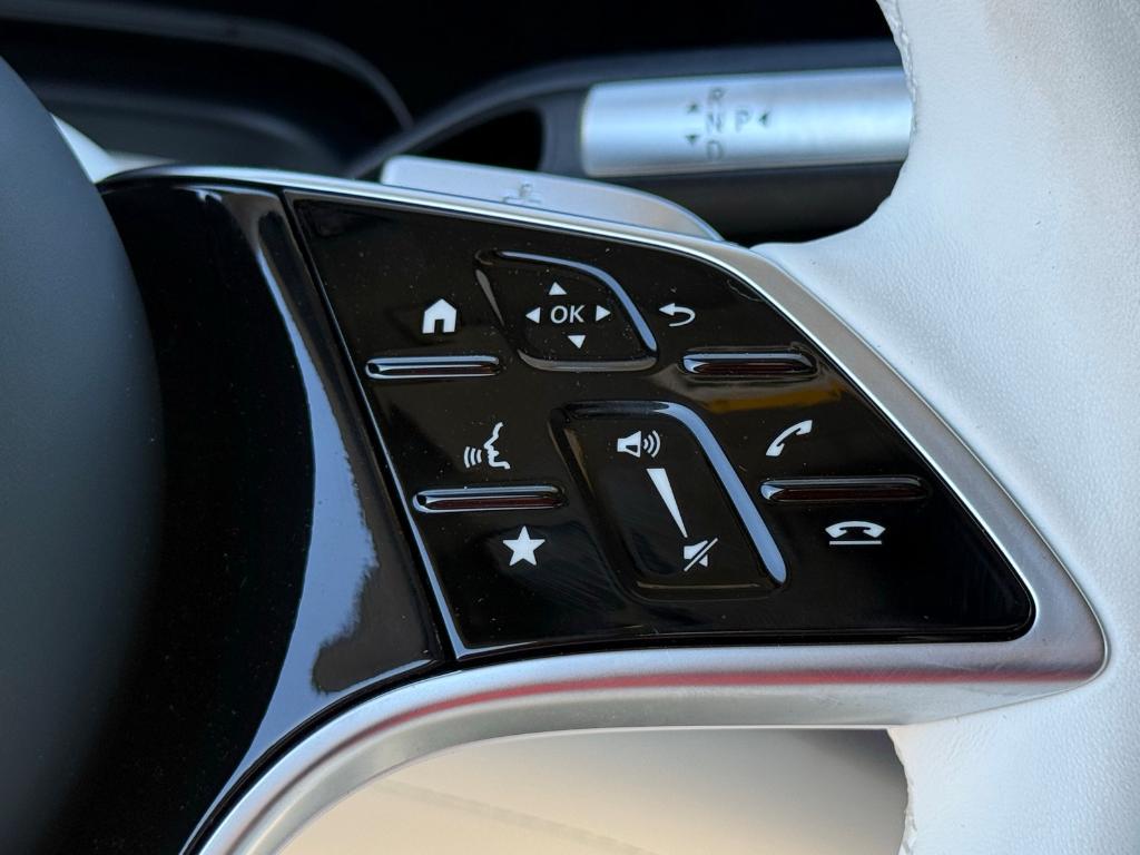 new 2025 Mercedes-Benz Maybach EQS 680 car, priced at $205,350