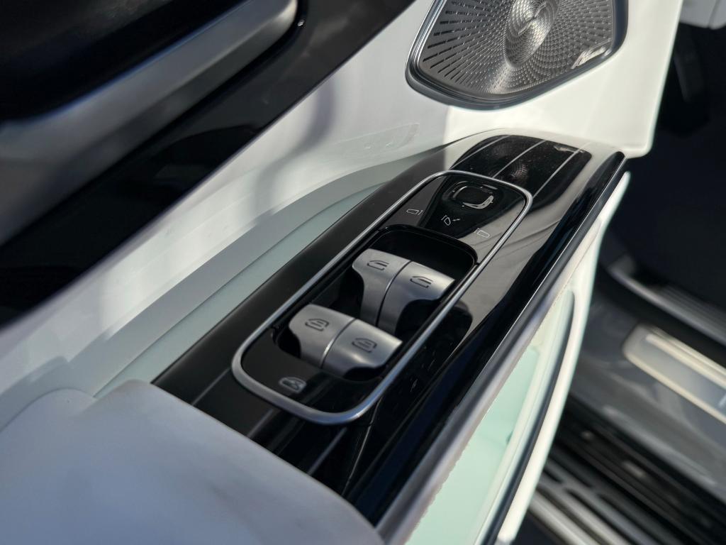 new 2025 Mercedes-Benz Maybach EQS 680 car, priced at $205,350