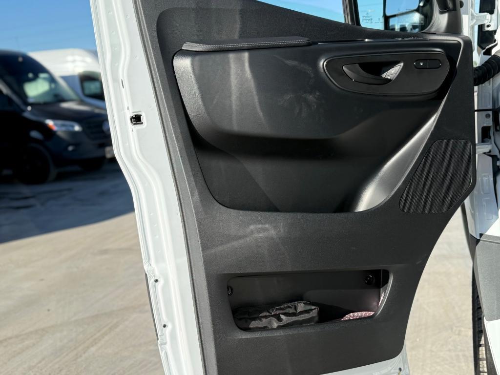 new 2025 Mercedes-Benz Sprinter 3500 car, priced at $78,206