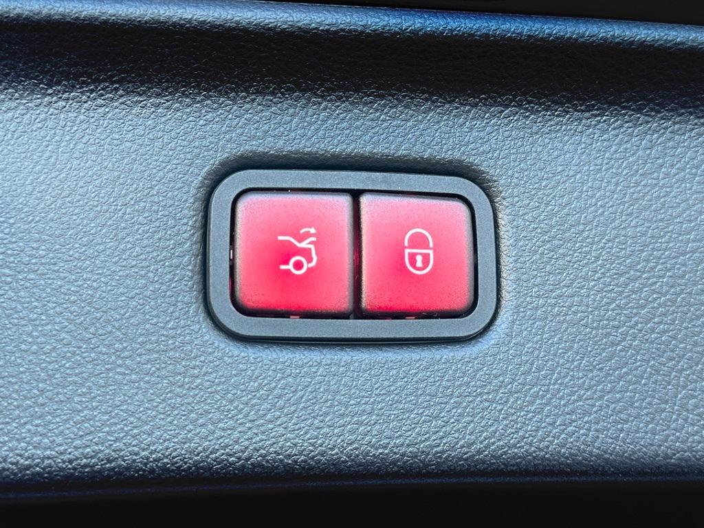 new 2024 Mercedes-Benz S-Class car, priced at $141,095