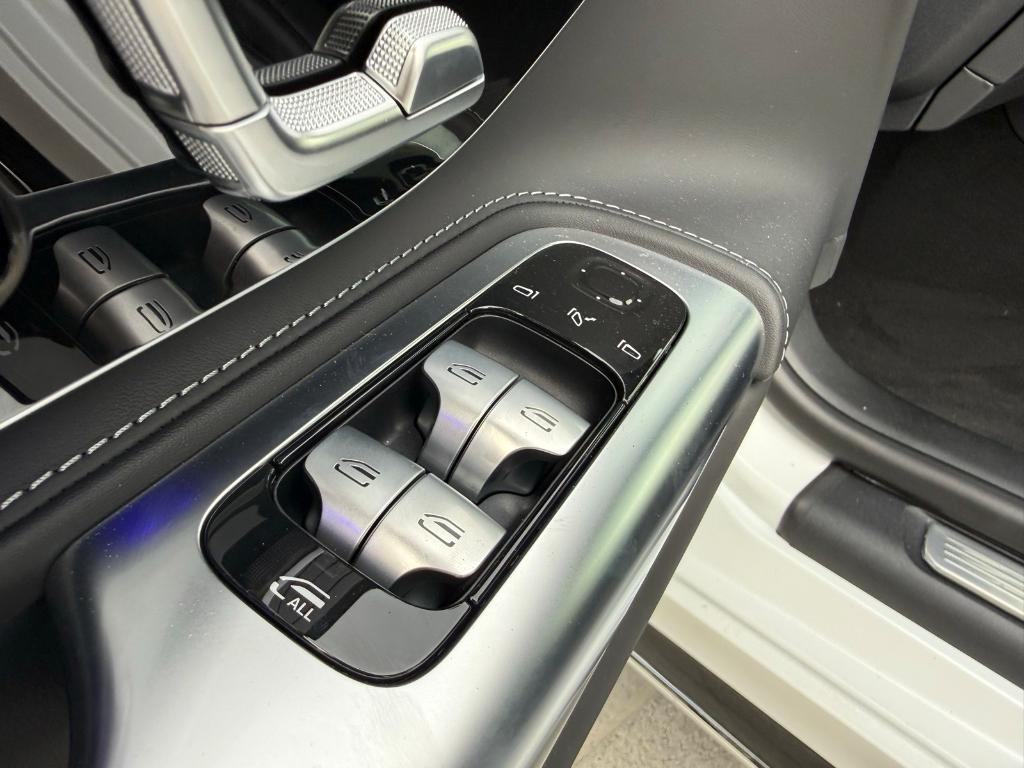 new 2026 Mercedes-Benz AMG SL 55 car, priced at $158,860