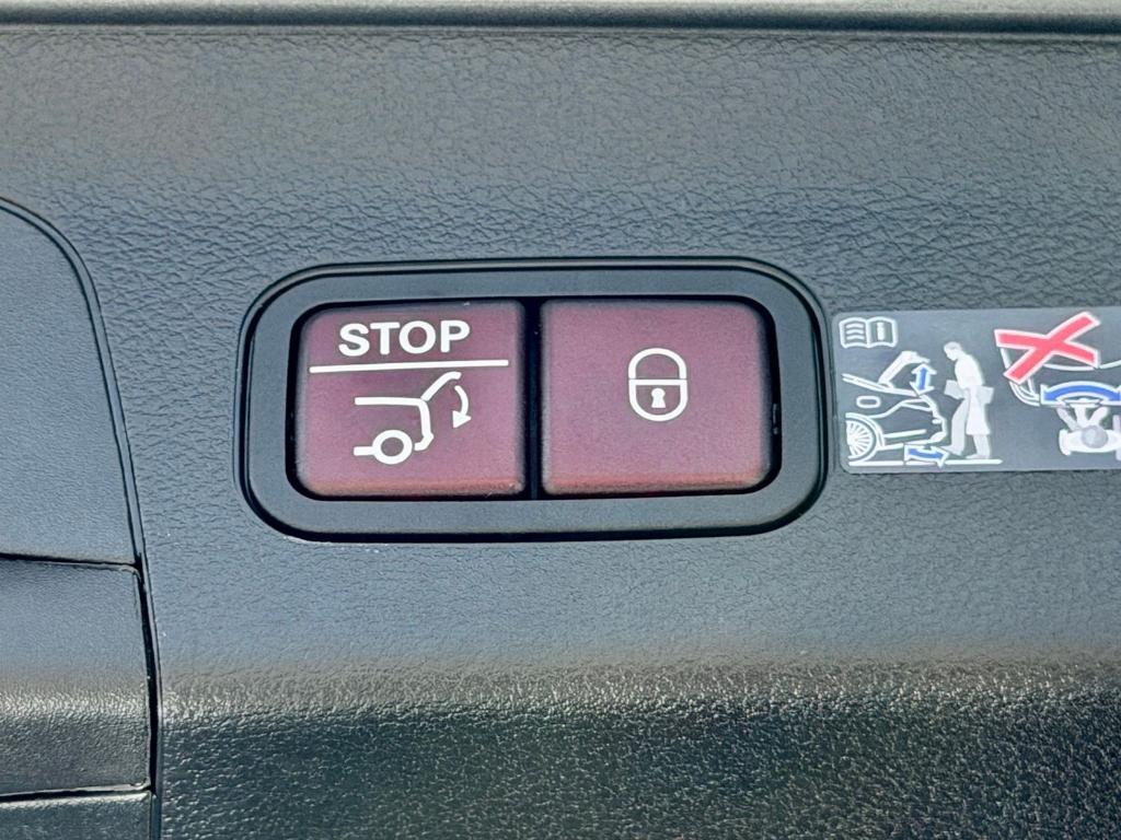 new 2026 Mercedes-Benz GLS 450 car, priced at $97,240