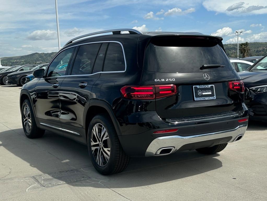 new 2025 Mercedes-Benz GLB 250 car, priced at $48,645