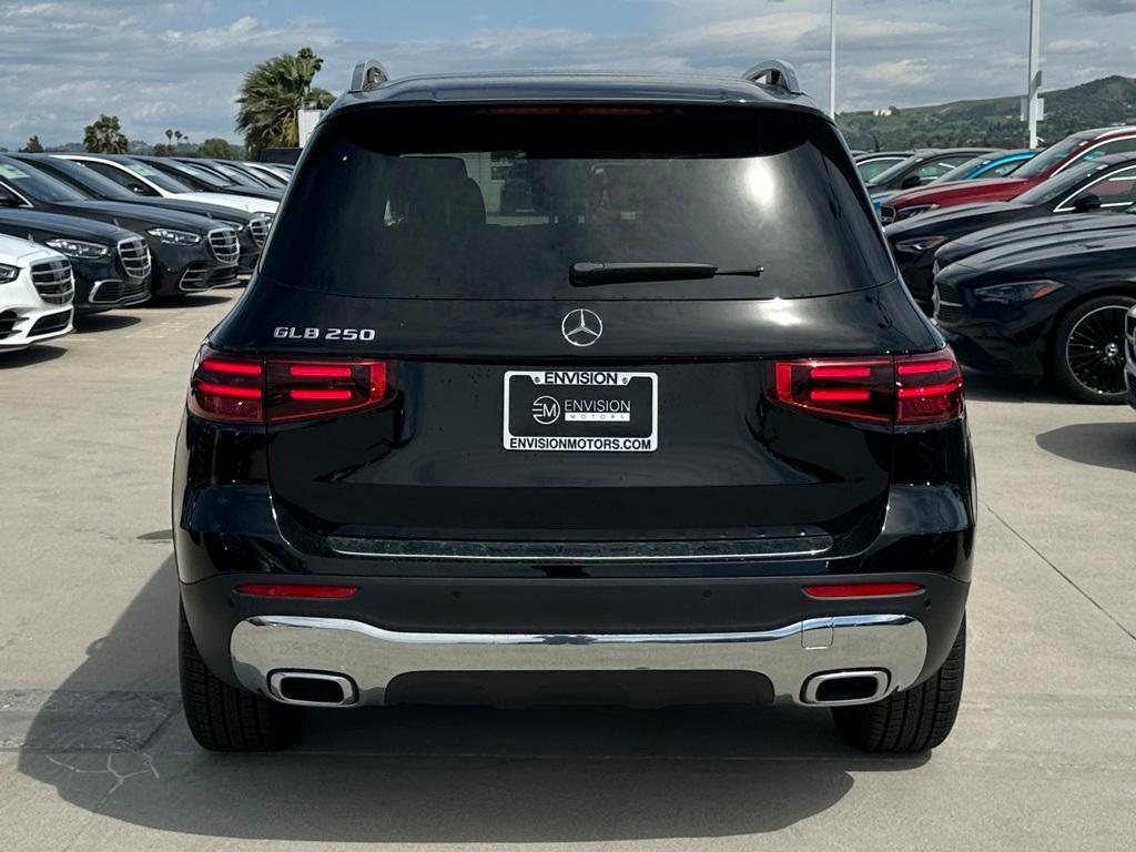 new 2025 Mercedes-Benz GLB 250 car, priced at $48,645