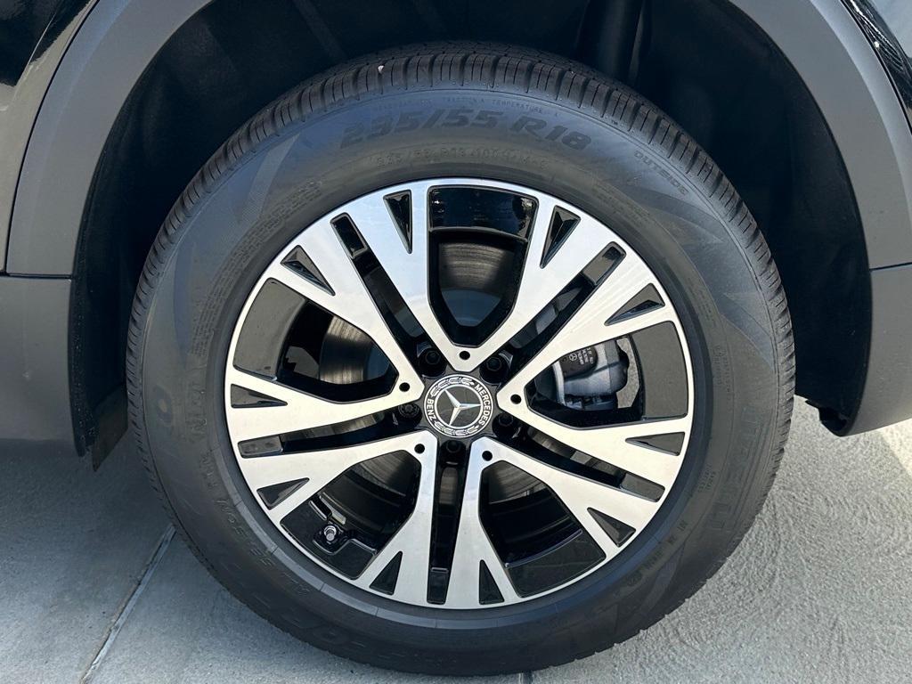 new 2025 Mercedes-Benz GLB 250 car, priced at $48,645