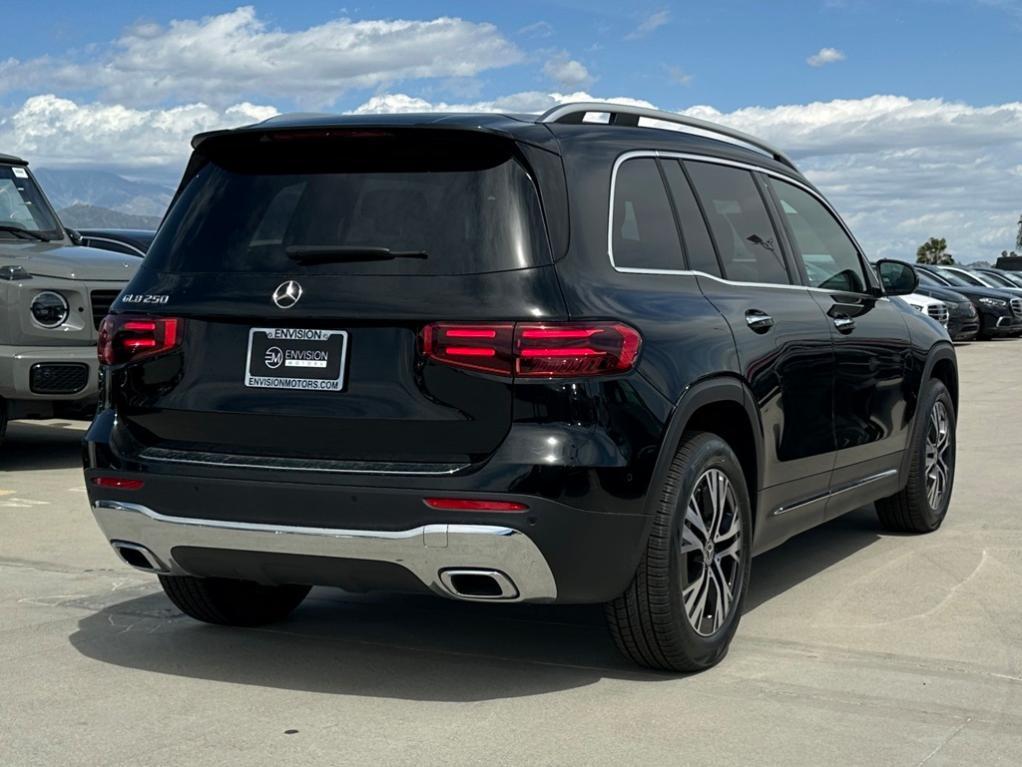 new 2025 Mercedes-Benz GLB 250 car, priced at $48,645