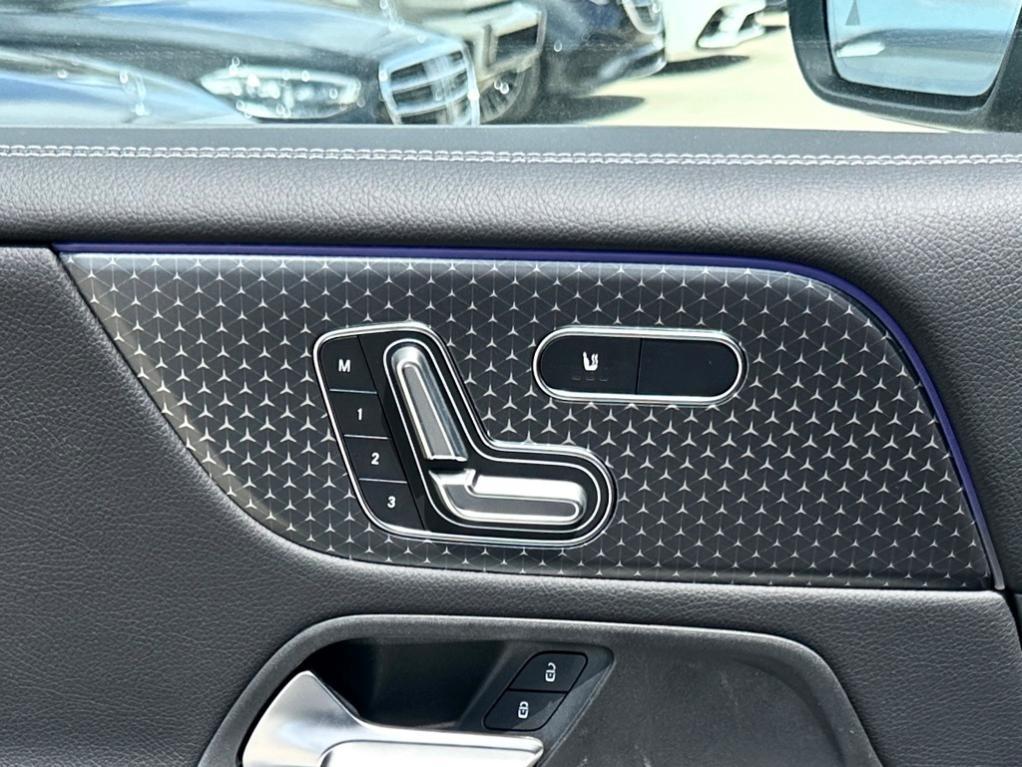 new 2025 Mercedes-Benz GLB 250 car, priced at $48,645