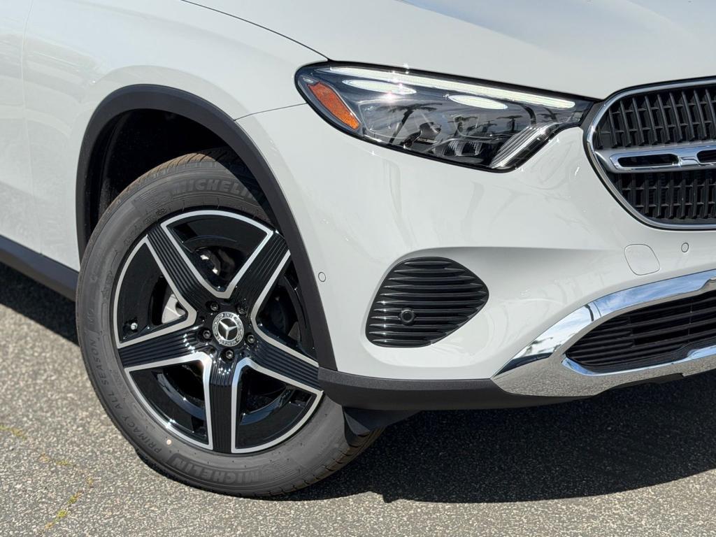 new 2026 Mercedes-Benz GLC 300 car, priced at $58,340
