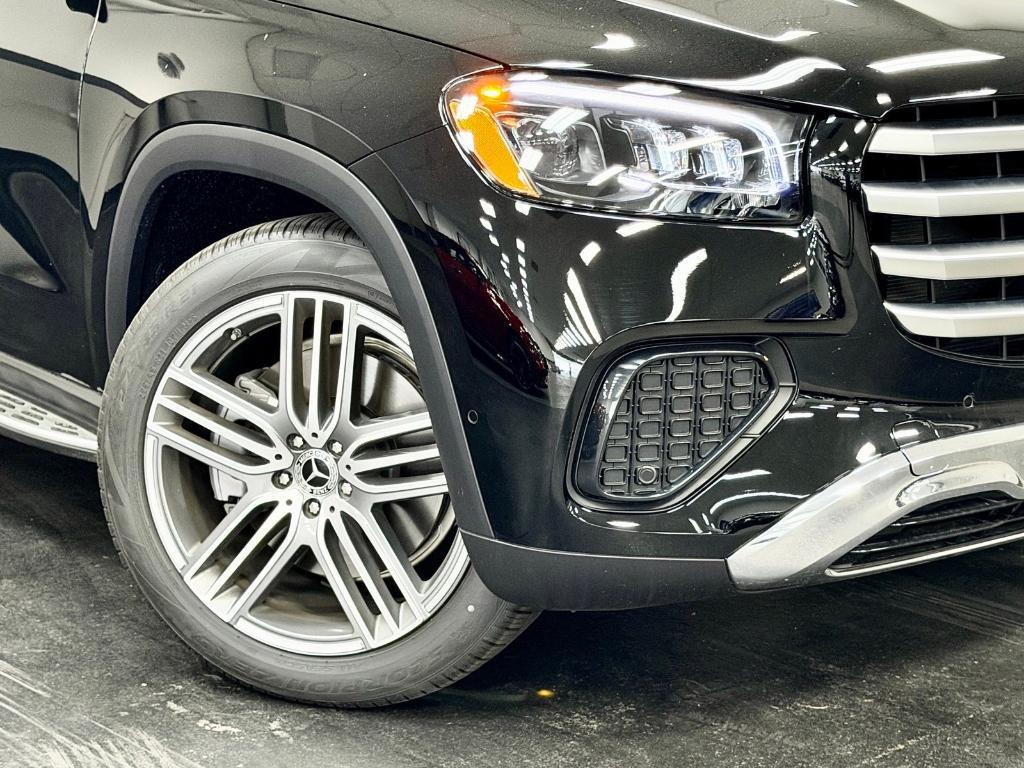 new 2026 Mercedes-Benz GLS 450 car, priced at $93,715