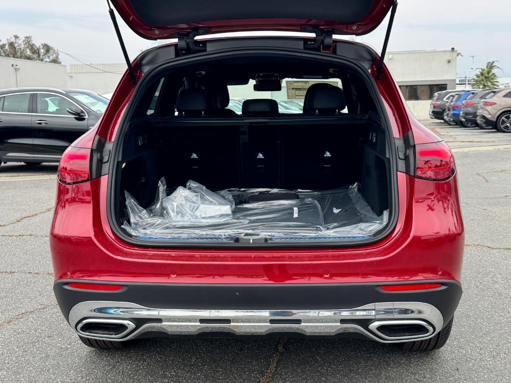 new 2025 Mercedes-Benz GLC 300 car, priced at $60,020