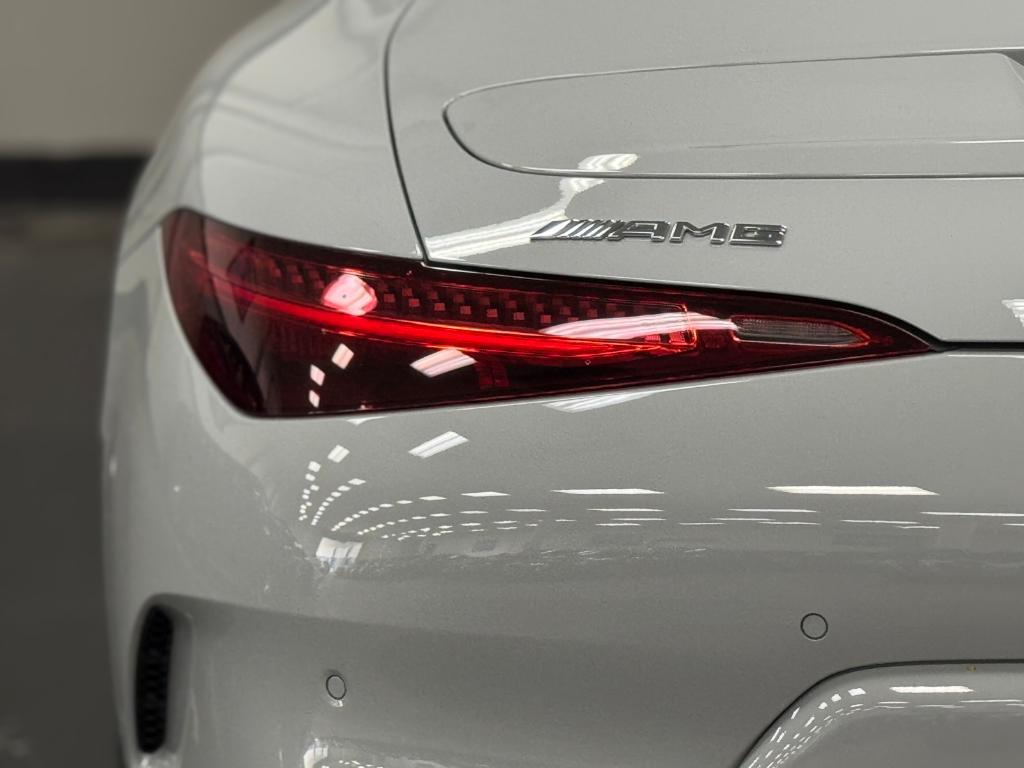 new 2024 Mercedes-Benz AMG SL 55 car, priced at $157,585
