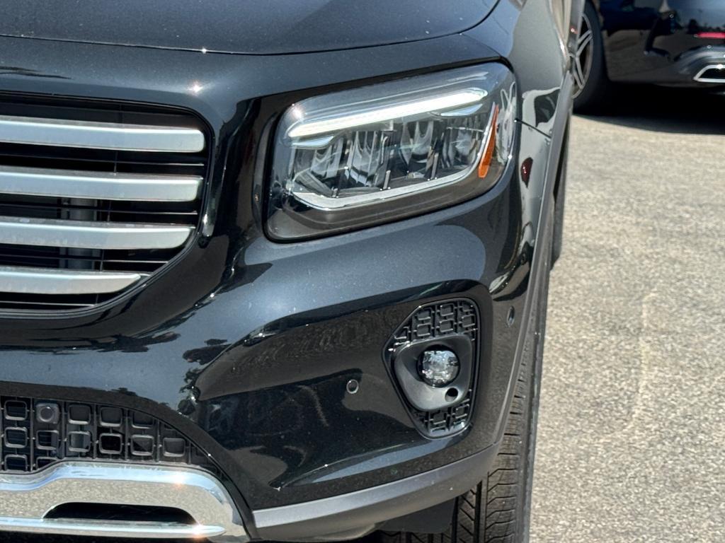 new 2025 Mercedes-Benz GLB 250 car, priced at $48,920