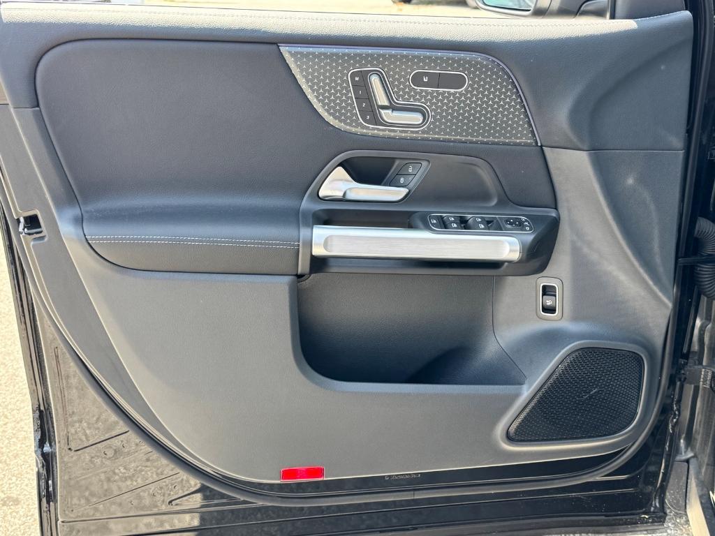 new 2025 Mercedes-Benz GLB 250 car, priced at $48,920