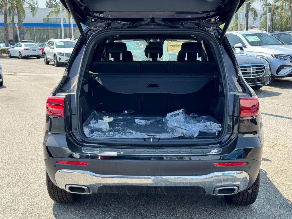 new 2025 Mercedes-Benz GLB 250 car, priced at $48,920