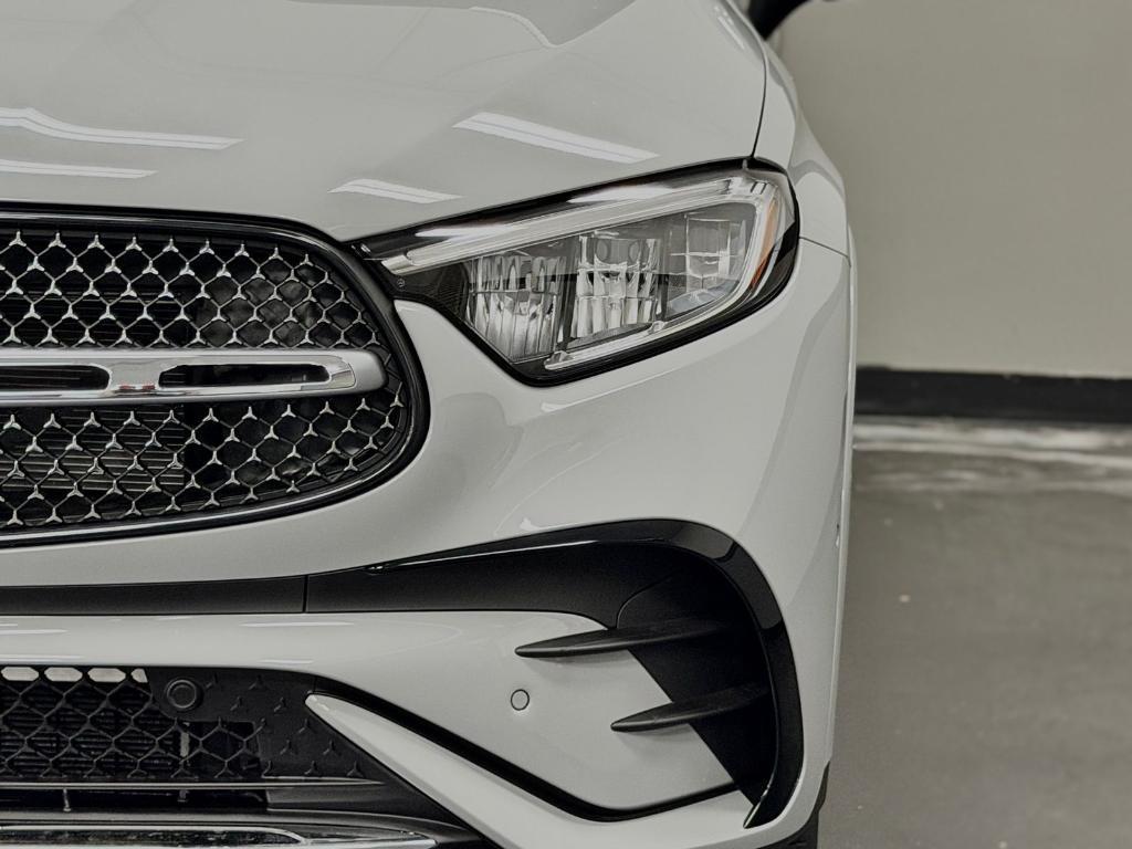 new 2026 Mercedes-Benz GLC 300 car, priced at $62,365