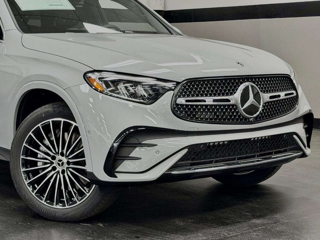 new 2026 Mercedes-Benz GLC 300 car, priced at $62,365