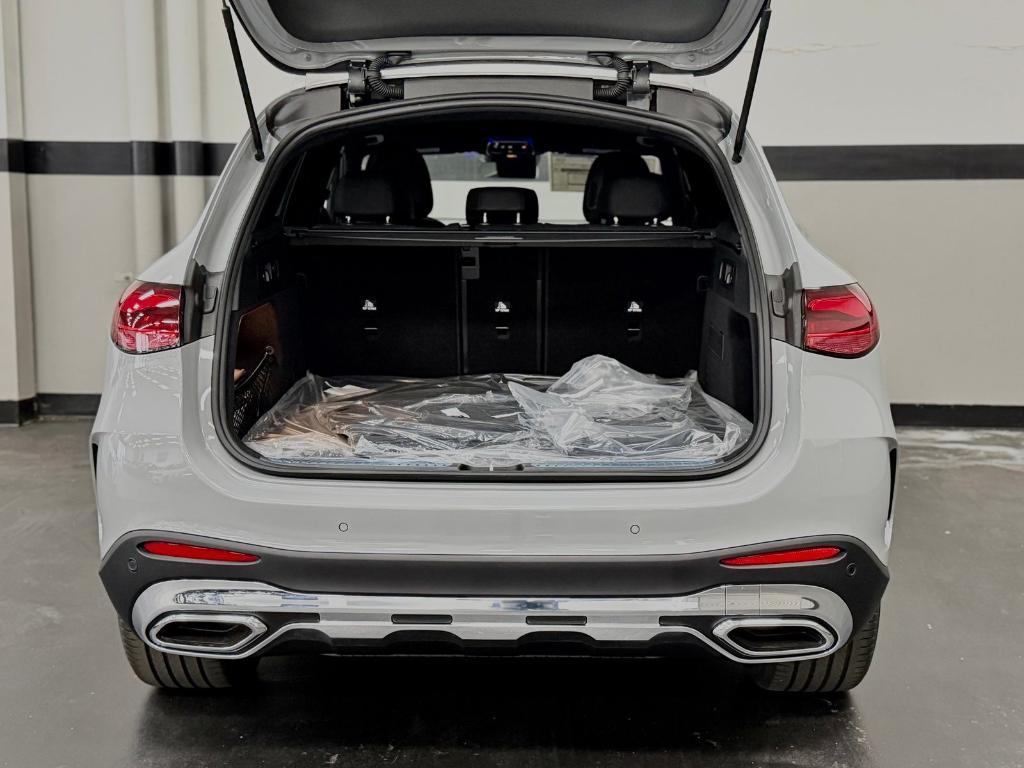 new 2026 Mercedes-Benz GLC 300 car, priced at $62,365