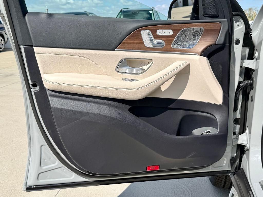 new 2026 Mercedes-Benz GLS 450 car, priced at $104,390