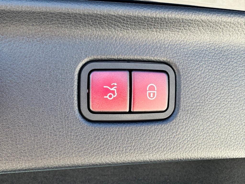 new 2024 Mercedes-Benz S-Class car, priced at $151,305