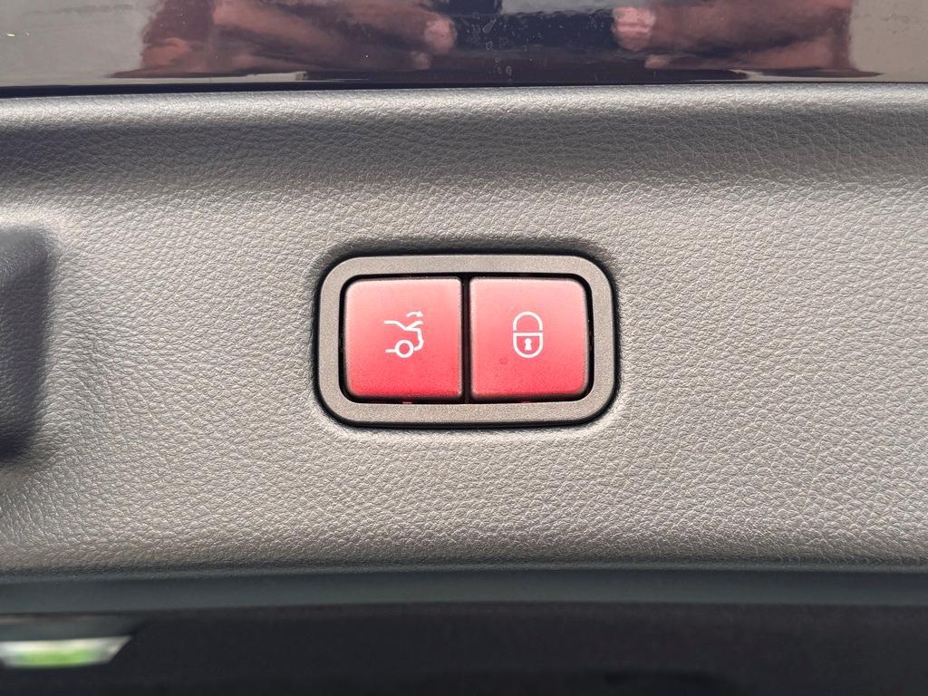 new 2024 Mercedes-Benz S-Class car, priced at $150,625