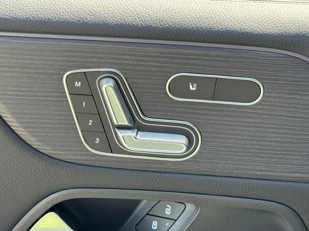 new 2026 Mercedes-Benz GLB 250 car, priced at $50,740