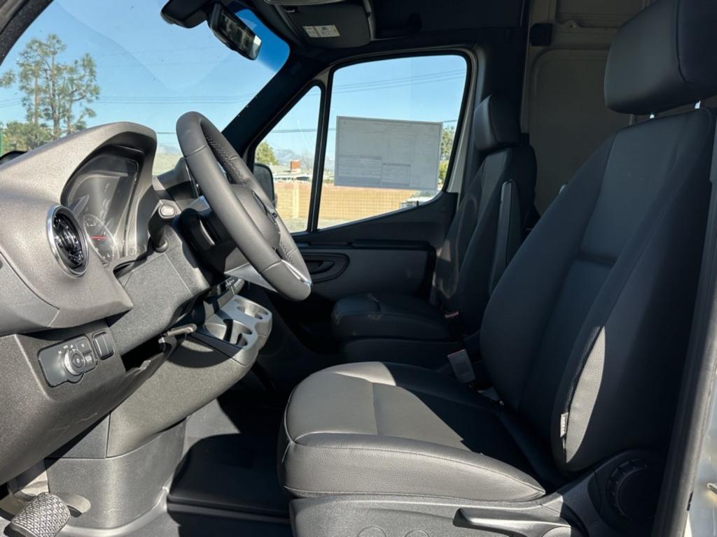 new 2025 Mercedes-Benz Sprinter 2500 car, priced at $83,209
