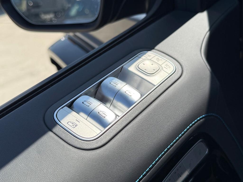 new 2025 Mercedes-Benz G-Class car, priced at $182,500