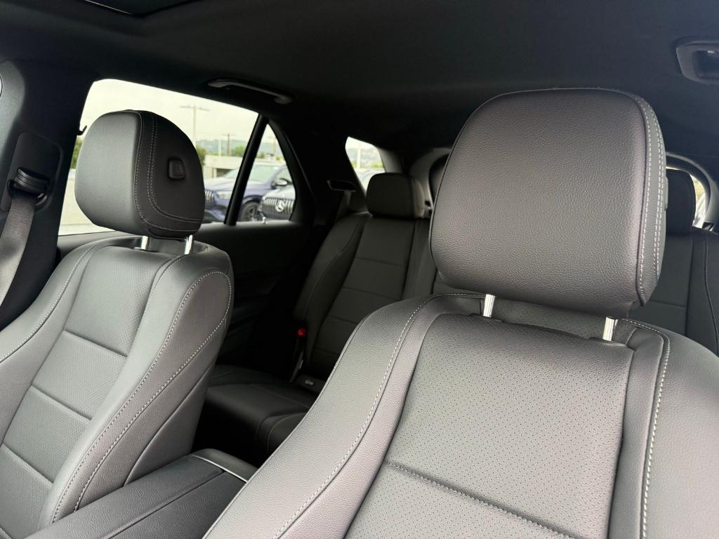 new 2026 Mercedes-Benz GLE 450 car, priced at $80,404