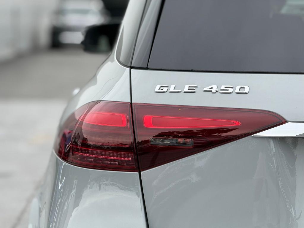 new 2026 Mercedes-Benz GLE 450 car, priced at $80,404