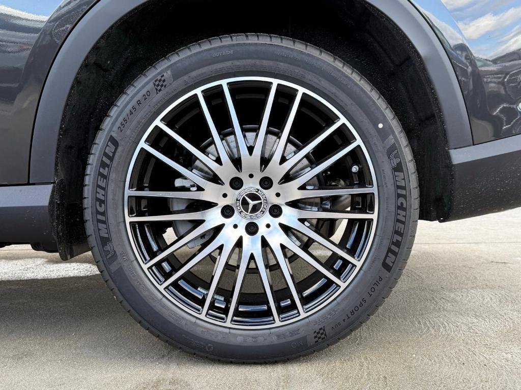 new 2026 Mercedes-Benz GLC 300 car, priced at $69,470