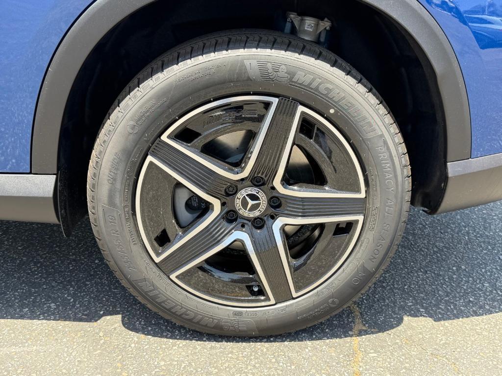 new 2026 Mercedes-Benz GLC 300 car, priced at $58,340