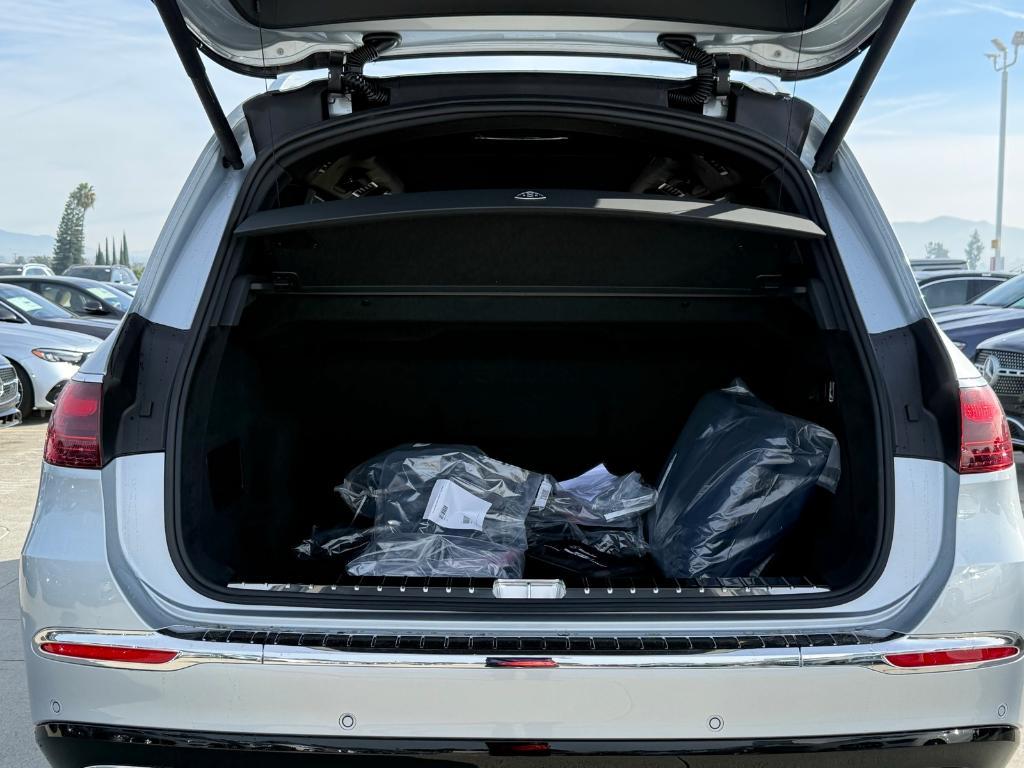 new 2026 Mercedes-Benz Maybach GLS 600 car, priced at $197,305